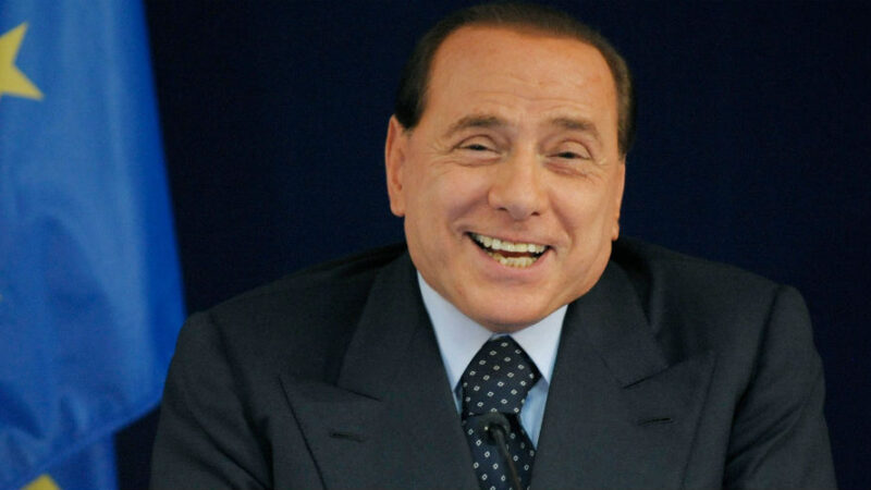 Berlusconi è uscito dalla terapia intensiva, ecco come sta