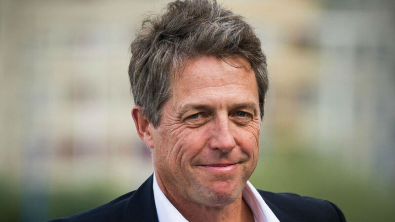 Londra, Hugh Grant bussa porta a porta per dire no alla Brexit