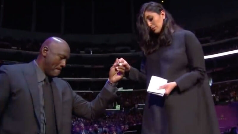 L’ultimo commosso saluto a Kobe Bryant e Gianna