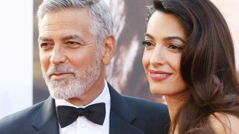 Beirut: i Clooney fanno una donazione, Mika scrive una lettera