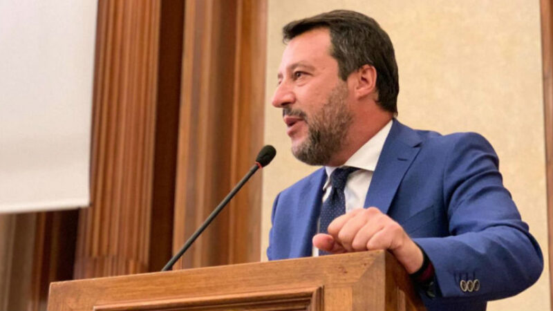 #IoMettoLaMascherina: la campagna social in risposta a Salvini