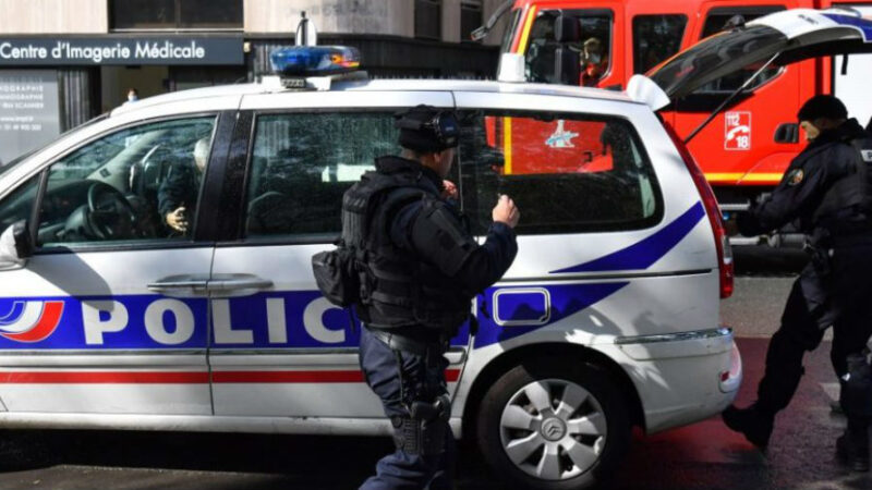 Paura in Francia, accoltellamento davanti alla ex sede di Charlie Hebdo