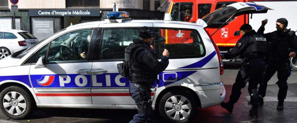 Paura in Francia, accoltellamento davanti alla ex sede di Charlie Hebdo