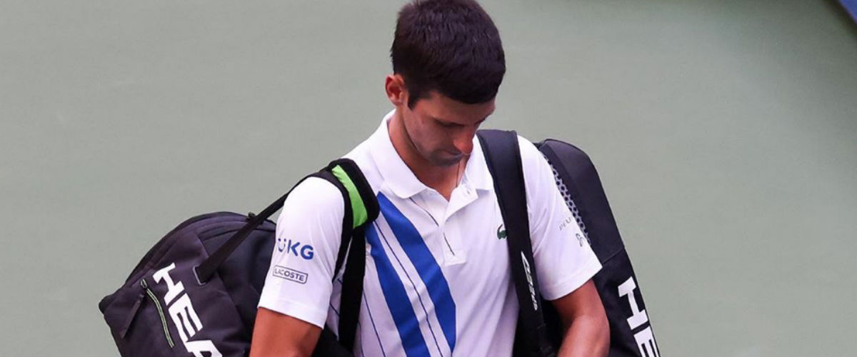 US Open, Djokovic squalificato. Poi arrivano le scuse