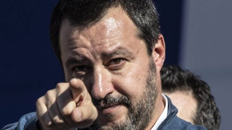 Matteo Salvini aggredito a Pontassieve da una donna