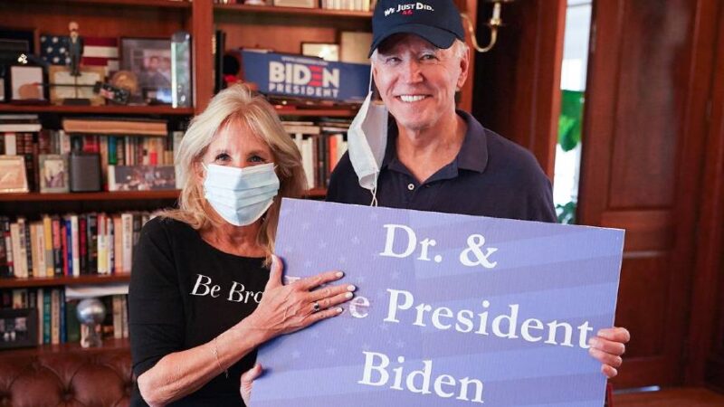 Joe Biden, la moglie Jill sarà la prima First Lady che continuerà a lavorare