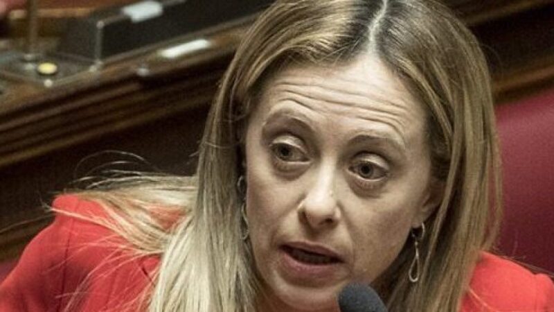 Governo, Giorgia Meloni cattura la scena e i suoi toni fanno discutere