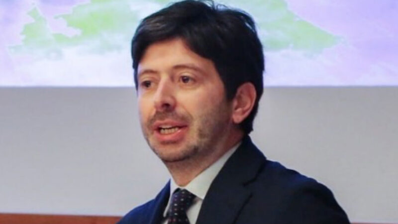 Roberto Speranza: “Valutiamo ipotesi zona rossa per il weekend”