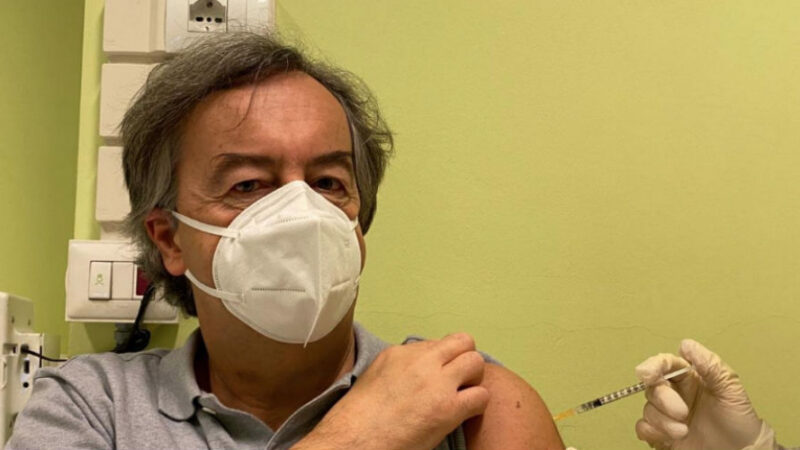 Roberto Burioni: “Vaccinarsi il 7 gennaio è un miracolo”