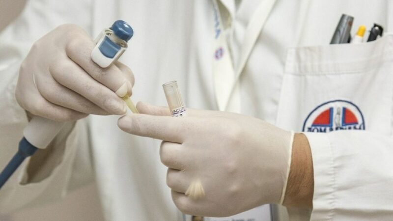 Coronavirus in Italia, il bollettino del 1° febbraio: calano ancora i positivi