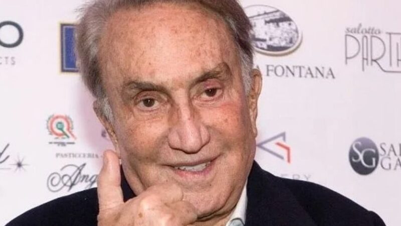 Emilio Fede vittima di un incidente: “poteva andare molto peggio”