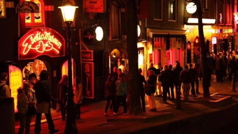 Amsterdam dice addio al famoso quartiere a luci rosse