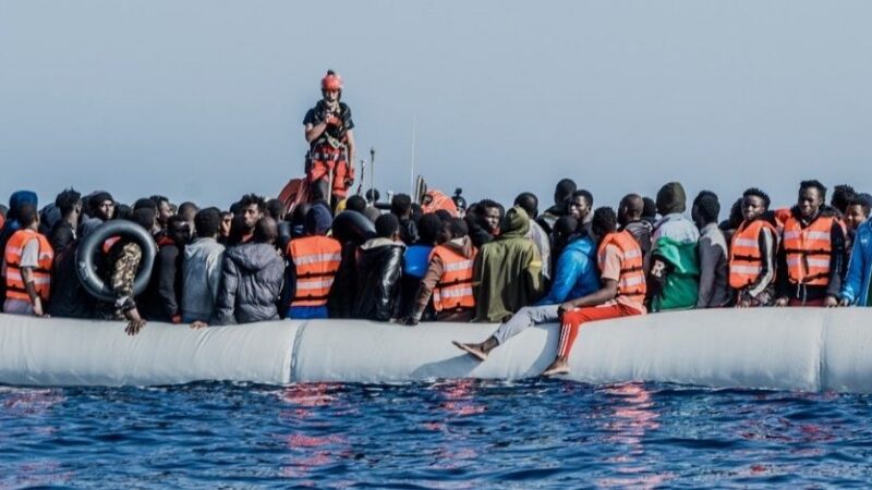 Libia, nuovo naufragio causa la morte di 50 migranti