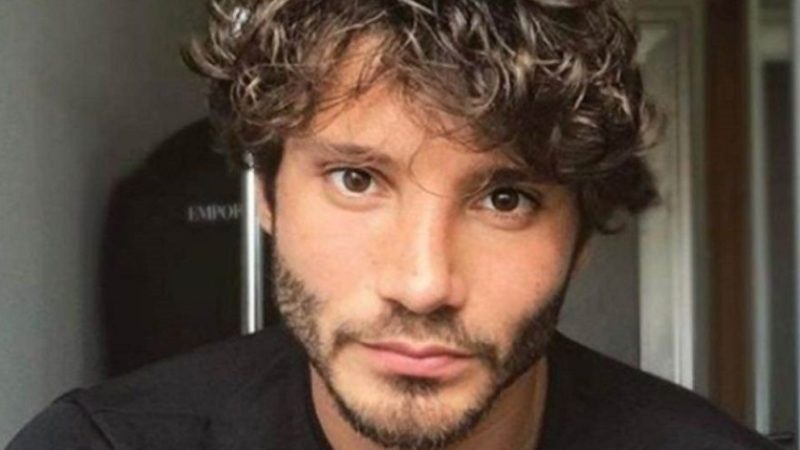 Stefano De Martino, un augurio speciale per i conduttori di Made in Sud | Le sue parole (FOTO)