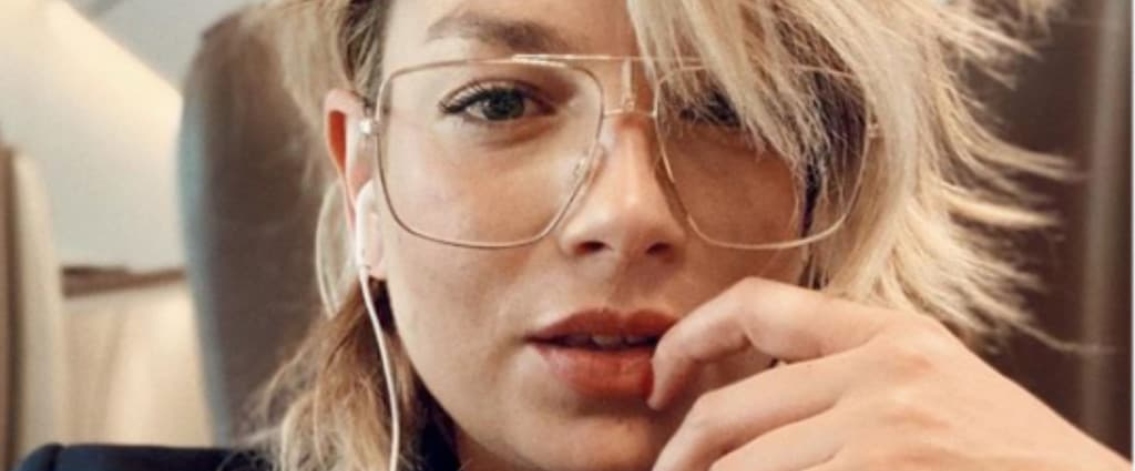 Emma Marrone compie gli anni. L’artista ringrazia i fan: “E pure questi 38…”