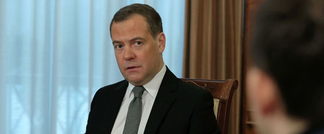 Medvedev minaccia: “Terza guerra mondiale se Nato entra in Crimea”