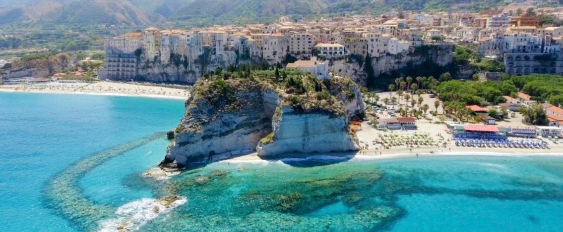 Tropea tra mare cristallino e storia millenaria