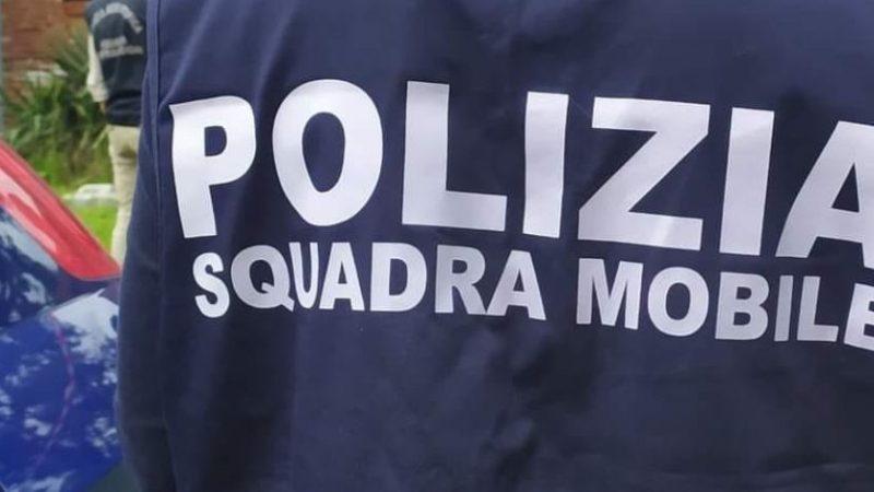 Catania, donna di 32 anni uccisa in casa. Sospettato un minore