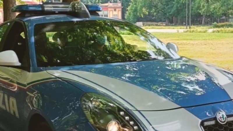 Milano, 24enne accoltellato alla schiena durante una rissa in Corso Como