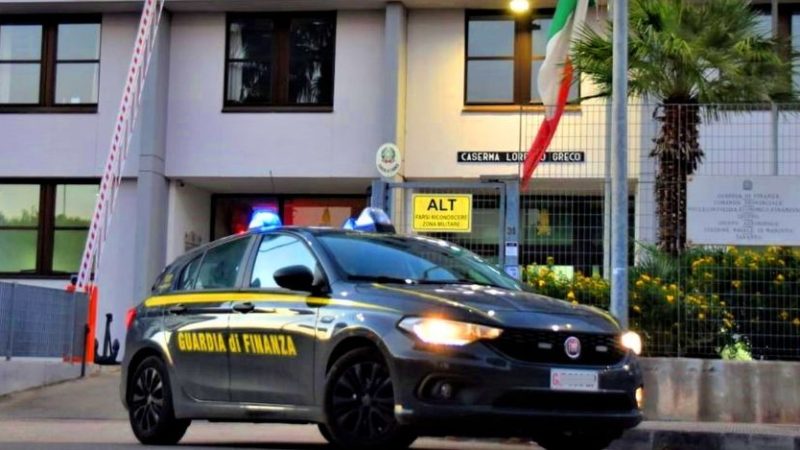 Napoli, docente universitario condannato per sesso in cambio di esami