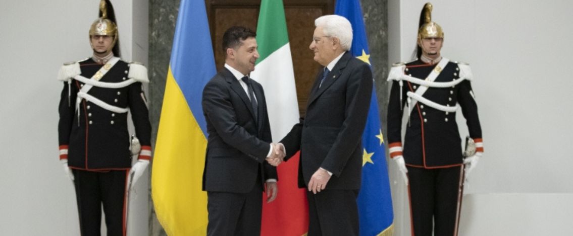 Mattarella scrive a Zelensky: “L’Italia sostiene fermamente l’Ucraina”