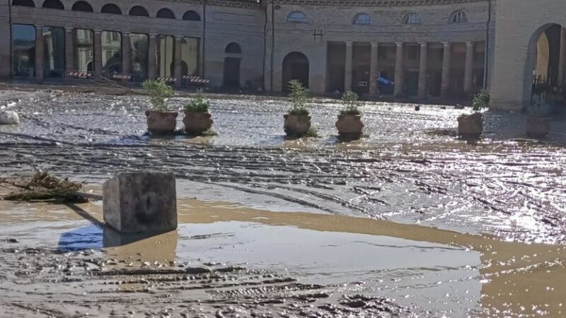 Marche, sale a dieci il bilancio delle vittime del nubifragio