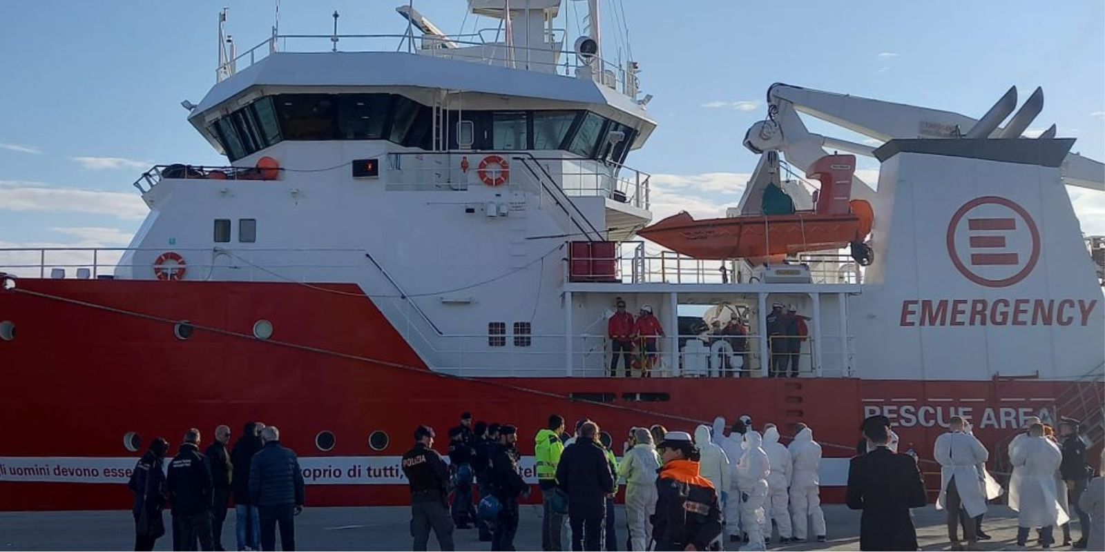 Migranti, nuovo naufragio a Lampedusa, morta una persona