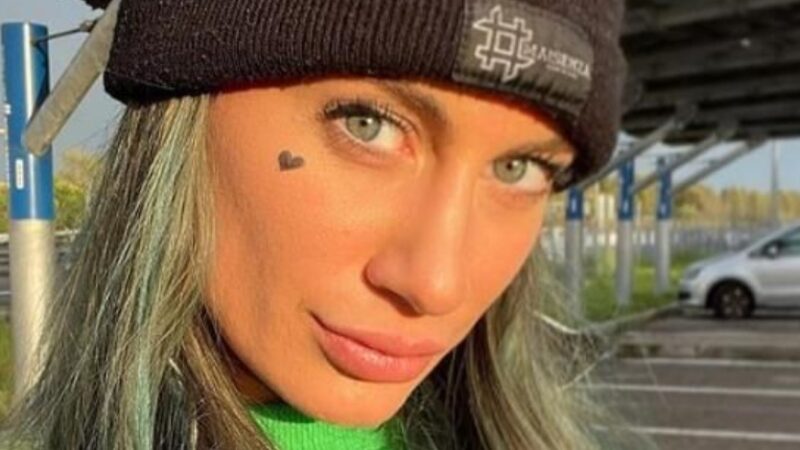 Nikita Pelizon lancia una frecciatina ad un’ex gieffina? Ecco cosa è emerso