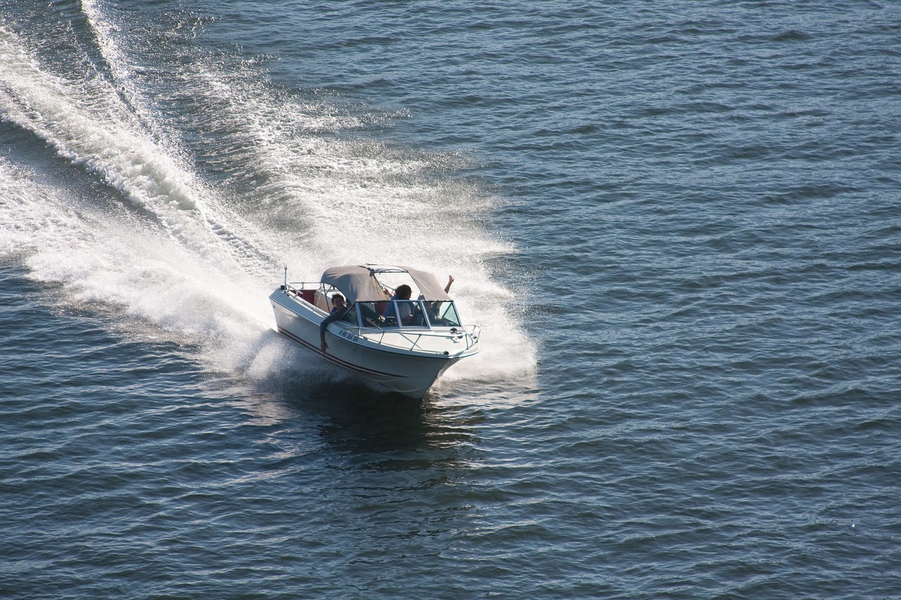 Boat jumping, si chiama così l’ultima sfida social