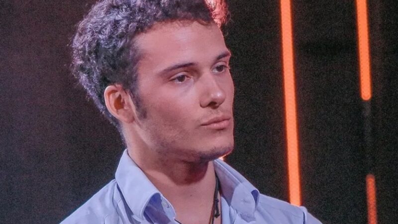 Edoardo Donnamaria, lo sfogo su Twitter: elimina tutto e chiude il profilo 