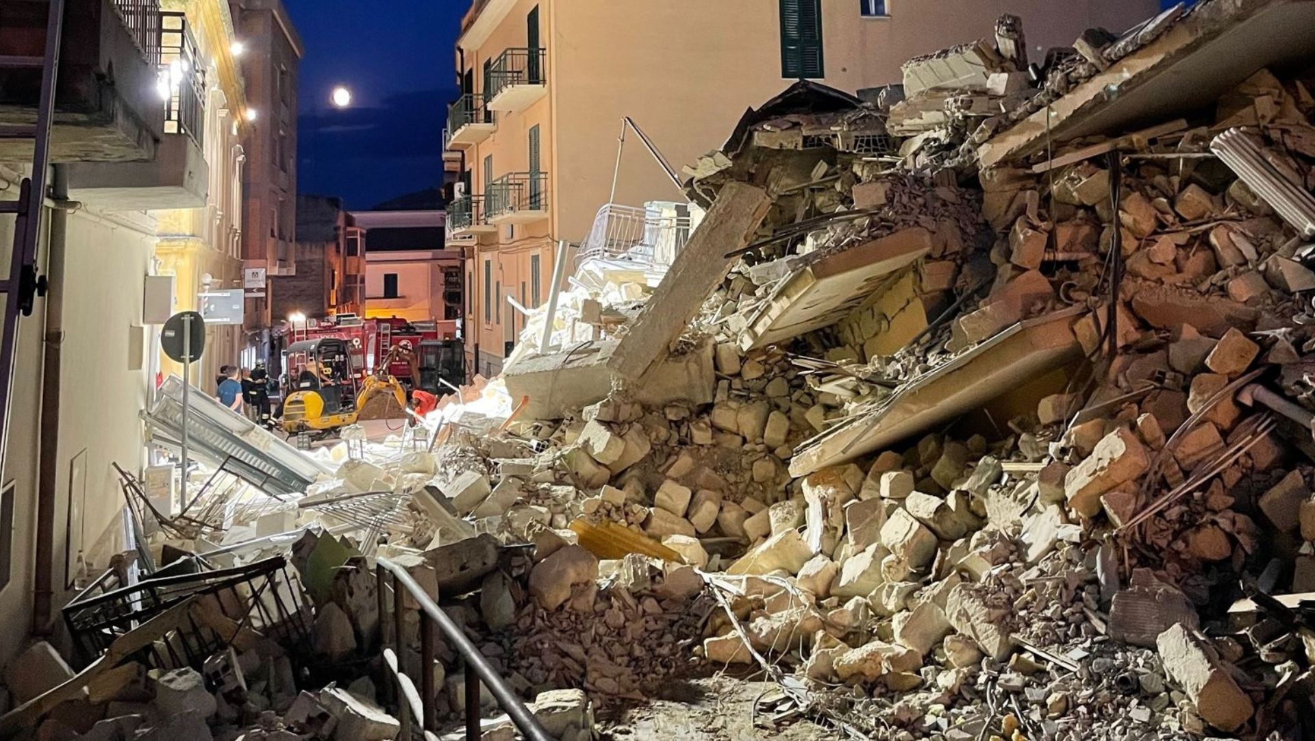 Paura a Matera per il crollo di una palazzina