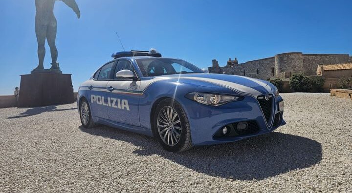 Torre Annunziata, agguato in spiaggia con fucili a pompa